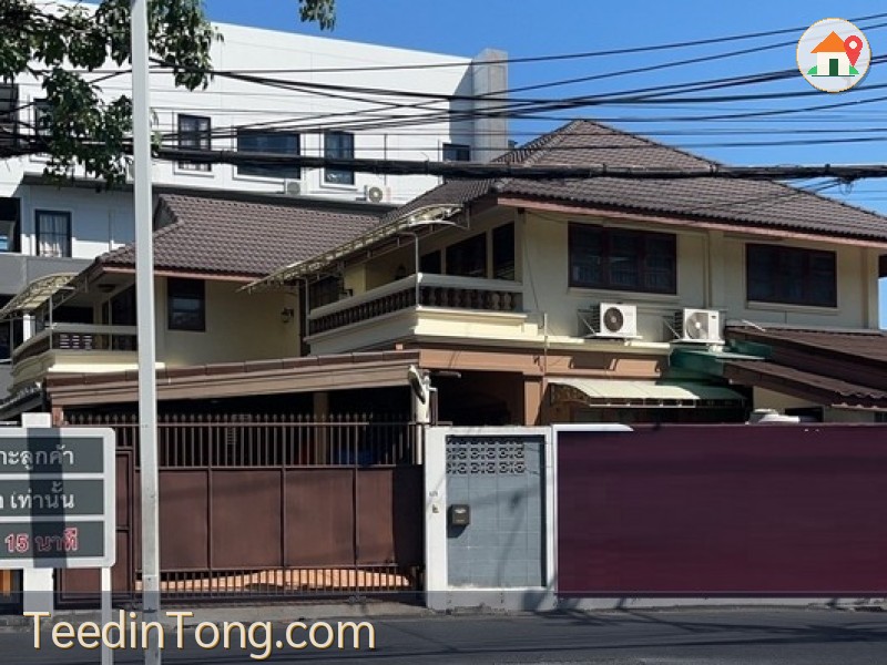 บ้านเดี่ยว 2 ชั้น 5 ห้องนอน 5 ห้องน้ำ จอดรถได้ 3 คัน  ซอย 20 มิถุนา ย่านสุทธิสาร