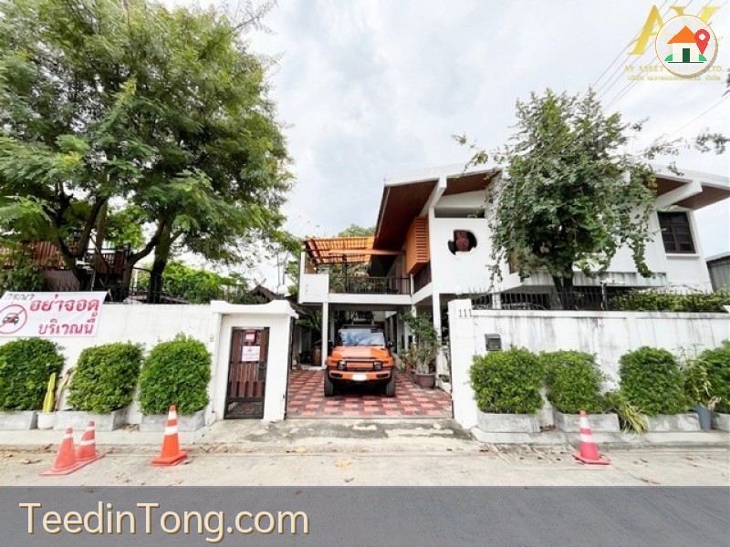 บ้านเดี่ยวทำเลทองผืนใหญ่ ใจกลางรัชดา-พหลโยธิน 32 (เสนานิคม 1)  บนเนื้อที่กว้างขวางถึง 156 ตารางวา ราคาเพียง 18.5 ล้านบาท