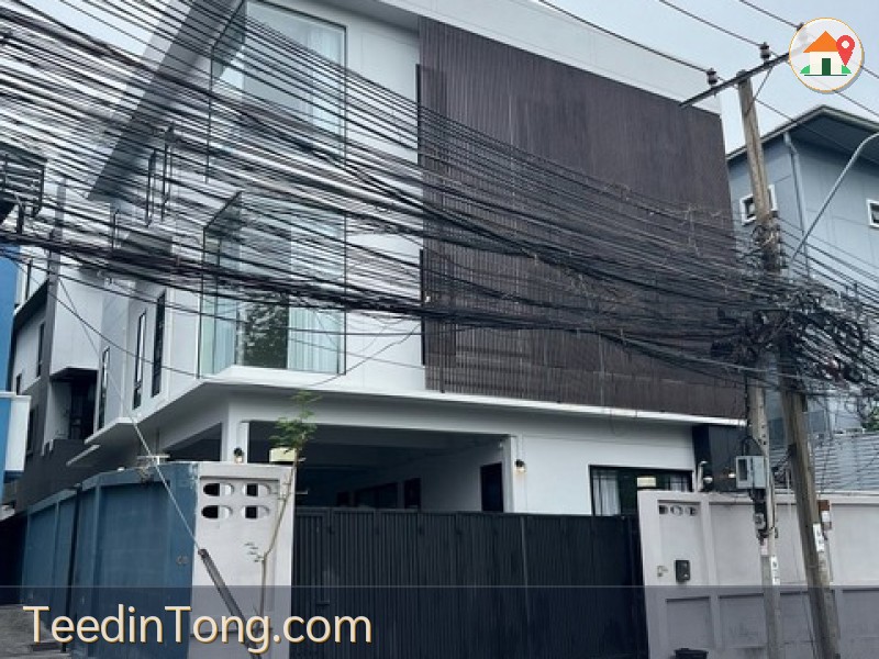ให้เช่าบ้านเดี่ยว 3 ชั้น 100 ตรว. 360 ตรม. ซอย 20 มิถุนา ถนนสุทธิสารวินิจฉัย ใกล้ MRT สุทธิสาร เหมาะทำออฟฟิศและอยู่อาศัย