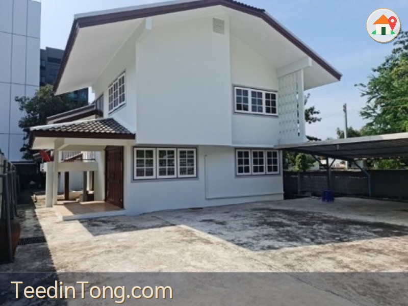 ให้เช่าบ้านเดี่ยว2ชั้น ทำเลดีสามารถเดินถึง MRTลาดพร้าว ถ.ลาดพร้าว 44แอร์เฟอร์นิเจอร์บางส่วน มี 5 ห้องนอน 4 ห้องน้ำเช่าเดือนละ 65,000 บาท