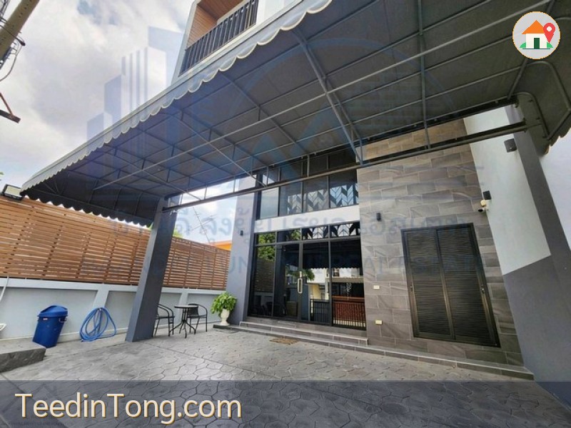ให้เช่าโฮมออฟฟิศ 3 ชั้นครึ่ง หลังมุม 300 ตรม. 4 ห้องนอน โครงการ Diamond Ville ลาดพร้าว–วังหิน ซอย 4 ใกล้เลียบด่วน