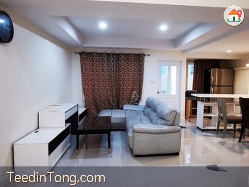 ให้เช่าทาวน์โฮม 4.5  ชั้นซอย วิภาวดีรังสิต 20  บุษราคัมเพลส    5 ห้องนอน 6 ห้องน้ำ  แอร์ 7 เหมาะทำออฟฟิศได้