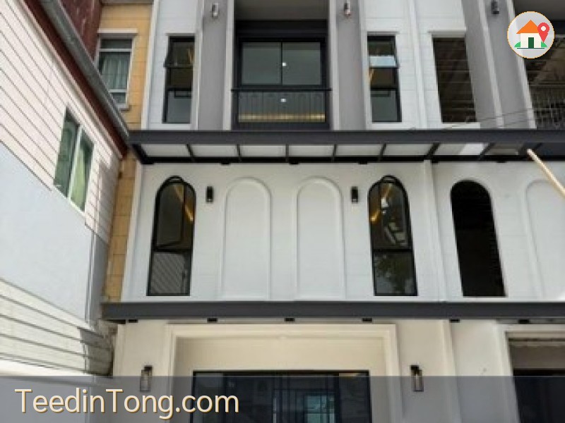 HS 2050 ขายทาวน์โฮม 4 ชั้น 4 ห้องนอน ลาดพร้าว 110 พื้นที่ขนาดใหญ่ รีโนเวทใหม่ทั้งหลัง พร้อมเข้าอยู่