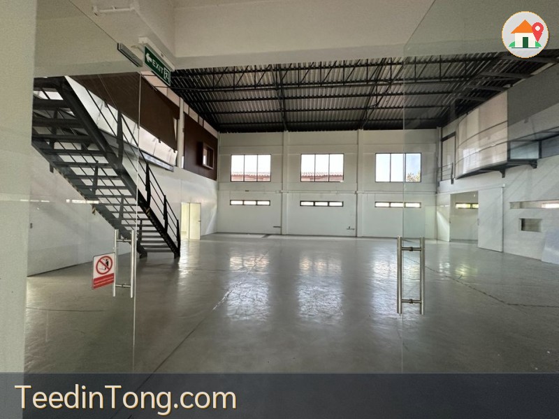 ขายโกดัง พร้อมออฟฟิศสำนักงาน4ชั้นใกล้BTS ปุณณวิถี  ที่จอดรถ 12 คัน ซอยสุขุมวิท 101