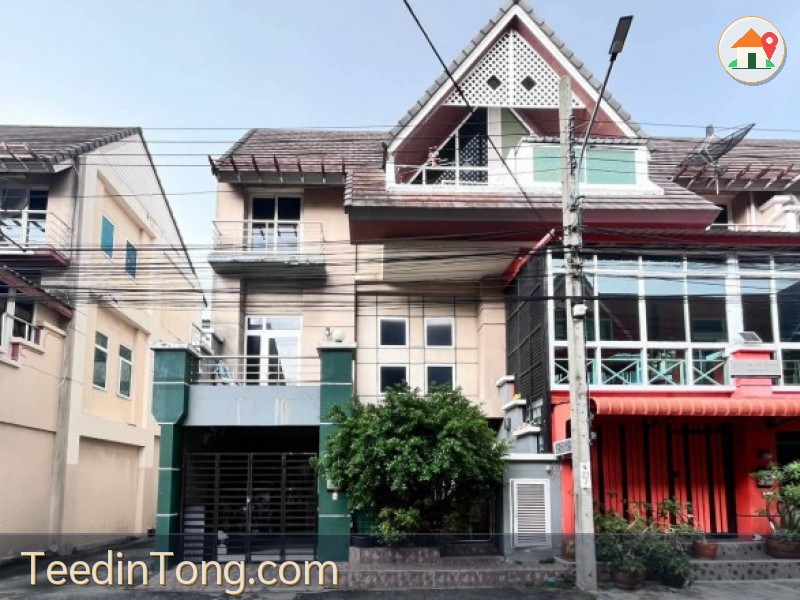 โครงการเมอริท เพลส ลาดพร้าว 87 ทาวน์โฮม 3 ชั้น หลังมุม  ทำเลศักยภาพ เชื่อมต่อย่านลาดพร้าวและเลียบด่วนรามอินทรา ใกล้รถไฟฟ้า น้ำไม่ท่วมโครงการ